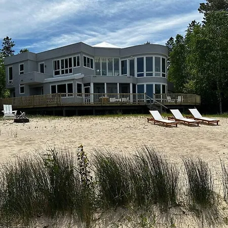 Stunning Beachfront Retreat, Sleeps 12